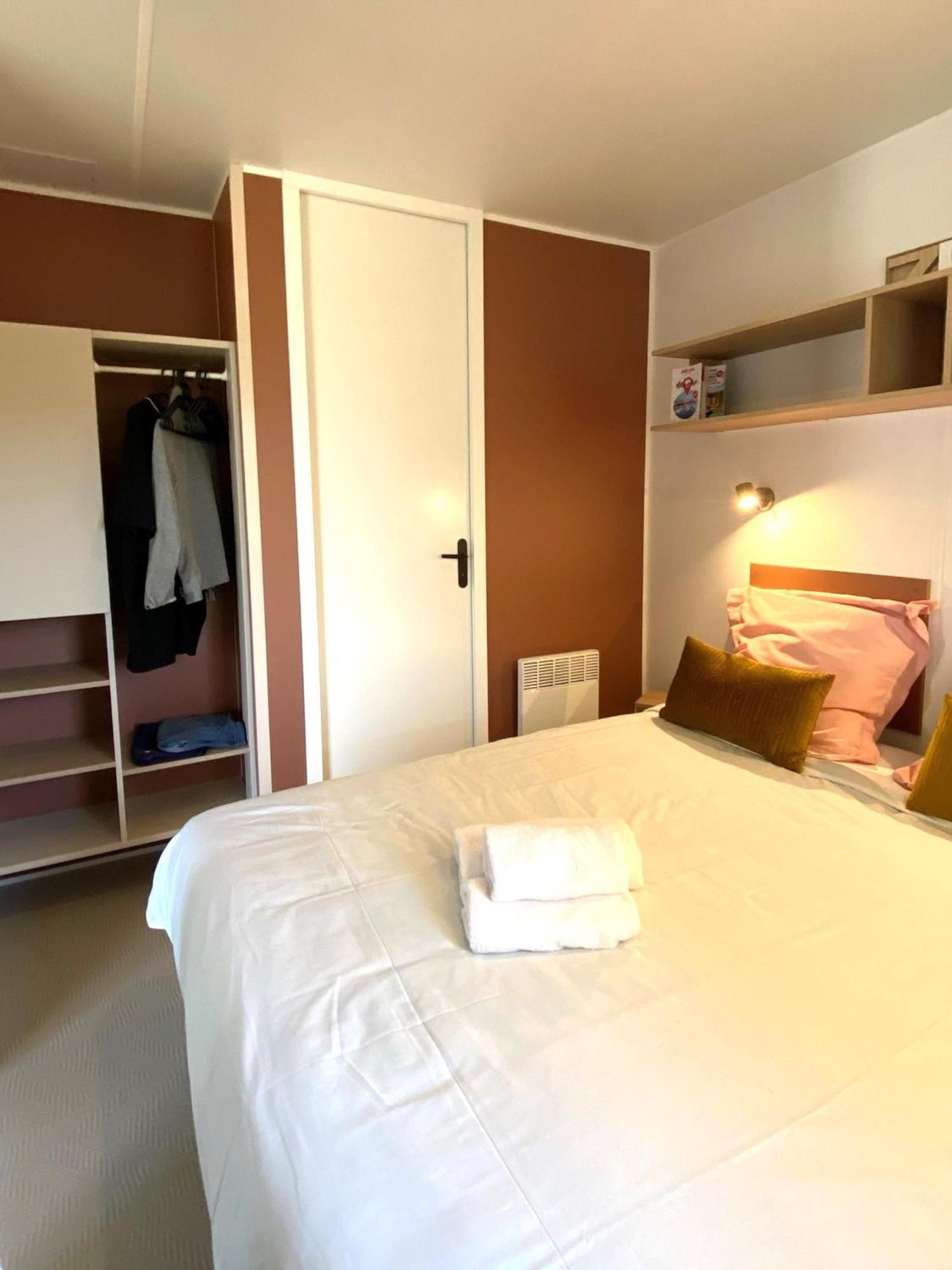 Camping Les Carolins Saint-Lo-d'Ourville 外观 照片
