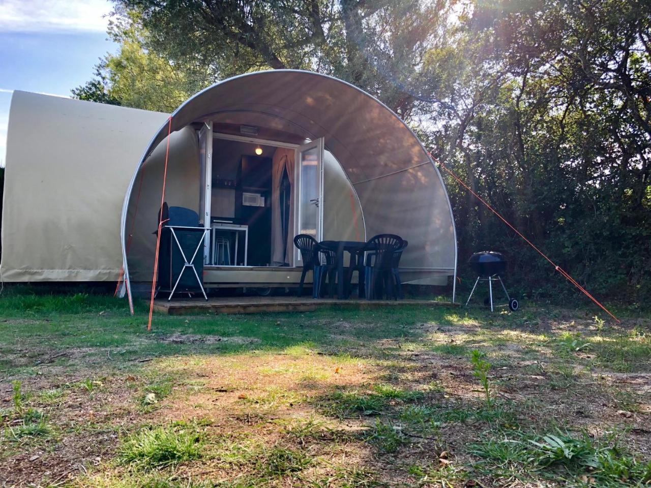 Camping Les Carolins Saint-Lo-d'Ourville 外观 照片