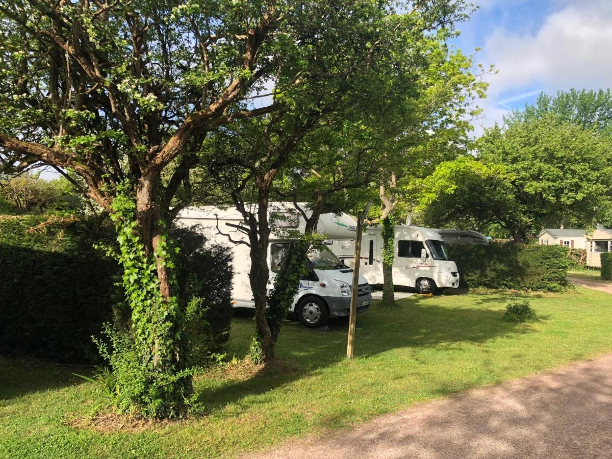 Camping Les Carolins Saint-Lo-d'Ourville 外观 照片